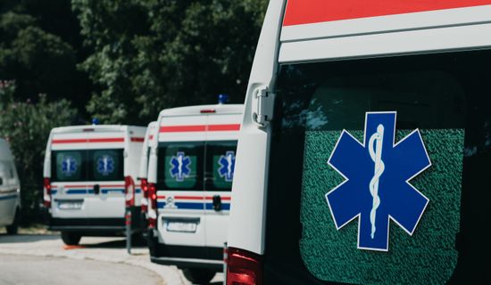 石门救护车转运病人过路高速收费吗？